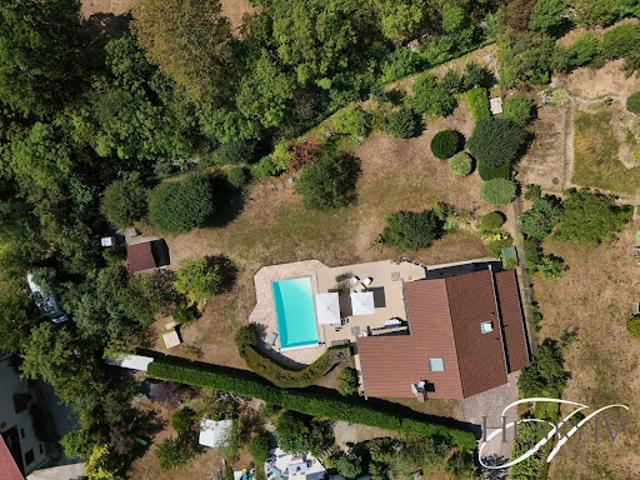 Maison avec piscine et jardin