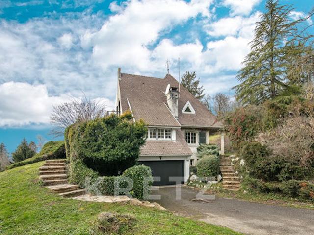 Maison avec piscine et jardin