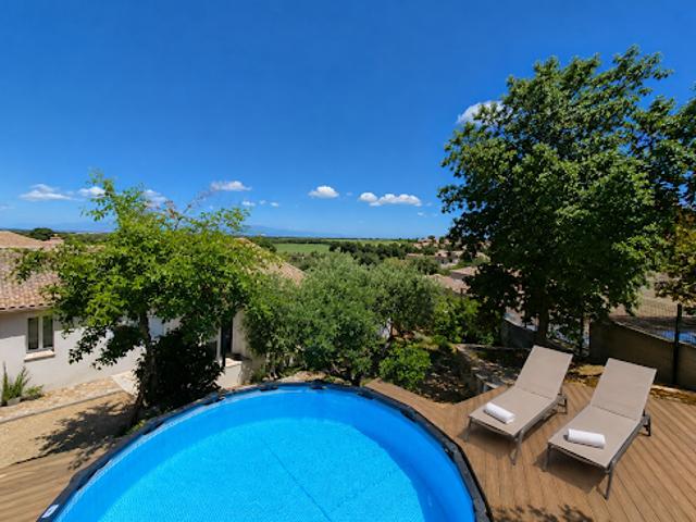 Maison avec piscine et jardin