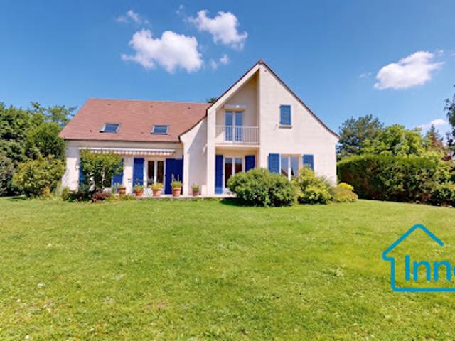 Maison avec piscine et jardin