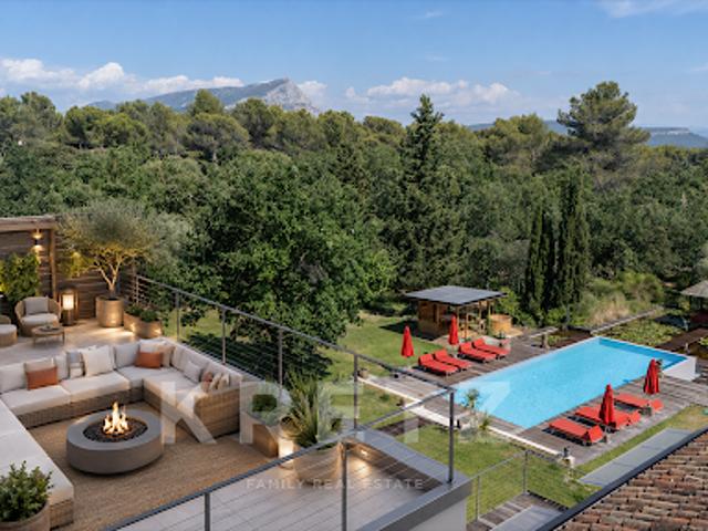 Maison avec piscine et jardin