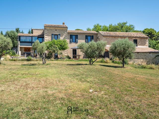 Maison avec piscine et jardin