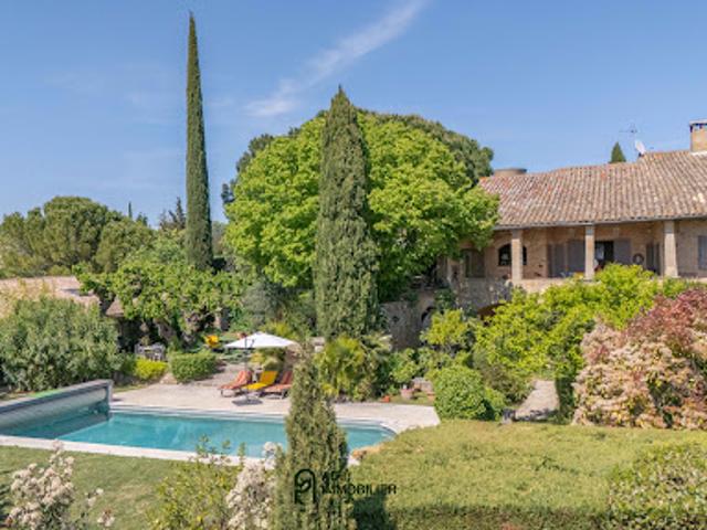 Maison avec piscine et jardin