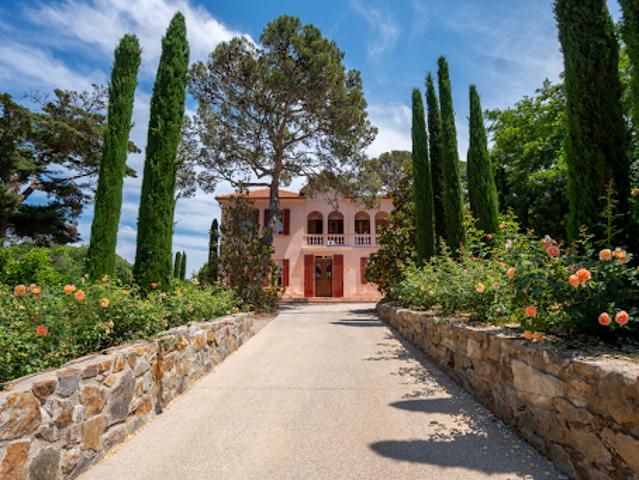 Maison avec piscine et jardin