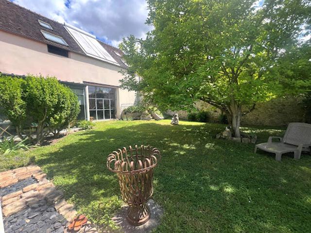 Maison avec piscine et jardin