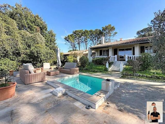 Maison avec piscine et jardin