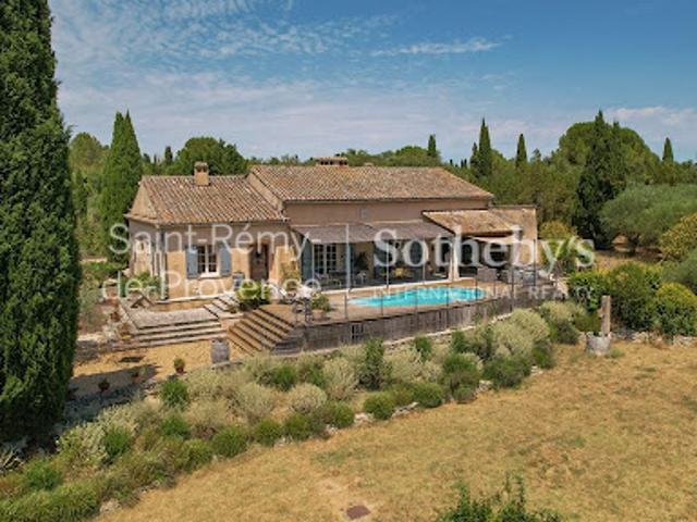 Maison avec piscine et jardin