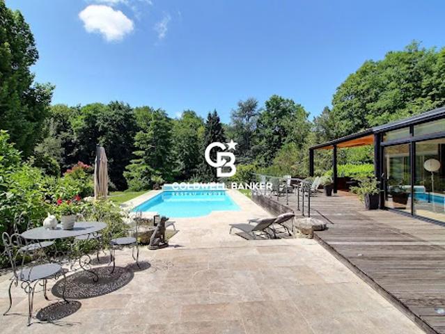 Maison avec piscine et jardin