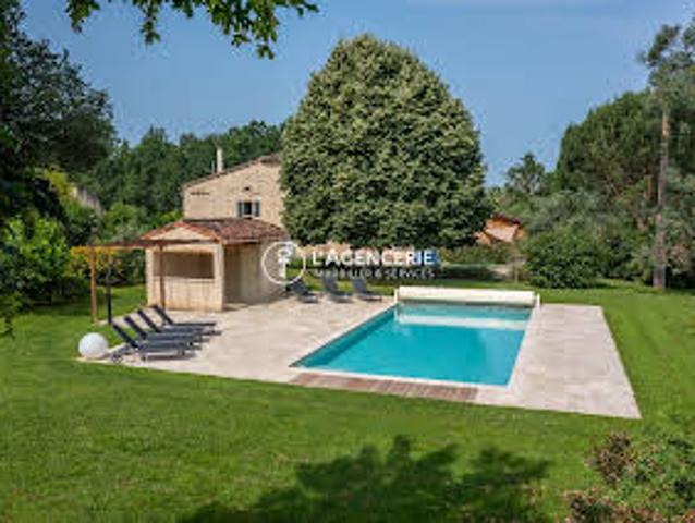 Maison avec piscine et jardin