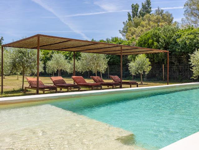 Maison avec piscine et jardin