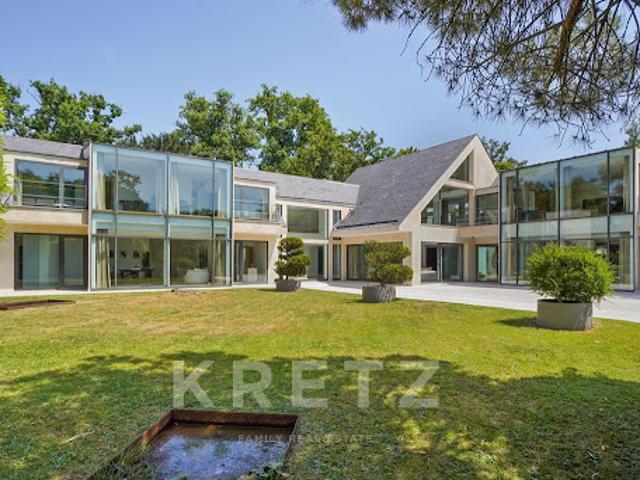Maison avec piscine et jardin