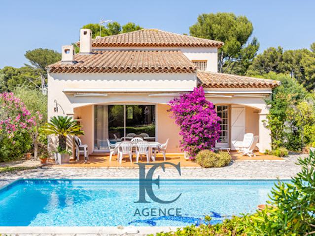Maison avec piscine et jardin