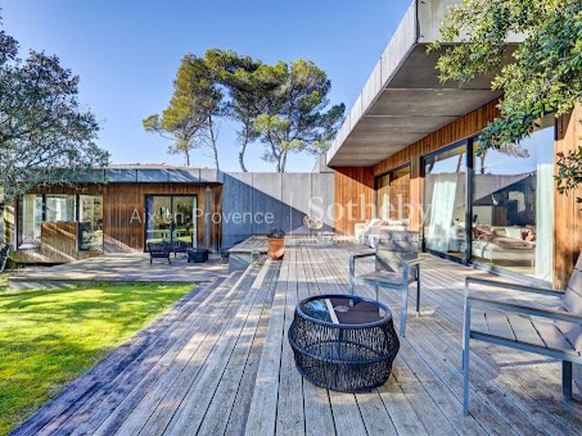 Maison avec piscine et jardin
