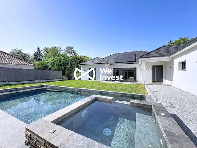 Maison avec piscine et jardin