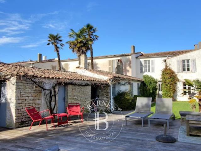 Maison avec piscine et jardin