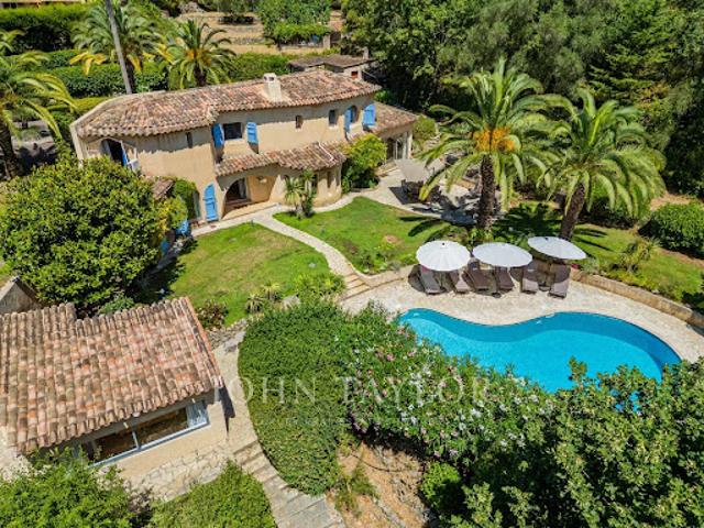 Maison avec piscine et jardin