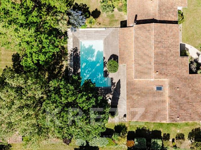 Maison avec piscine et jardin