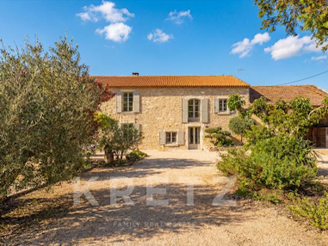 Maison avec piscine et jardin