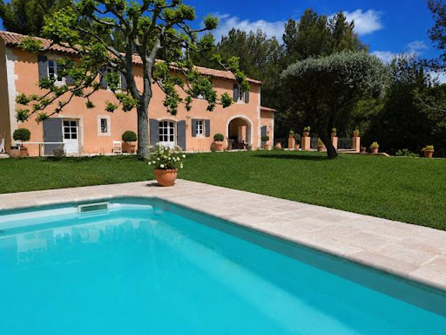 Maison avec piscine et jardin