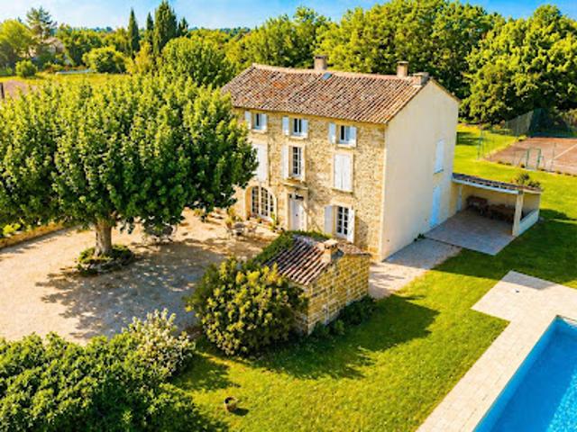 Maison avec piscine et jardin