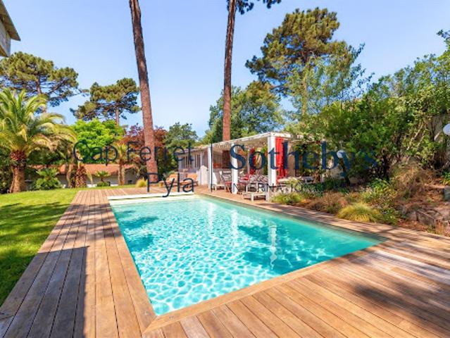 Maison avec piscine et jardin