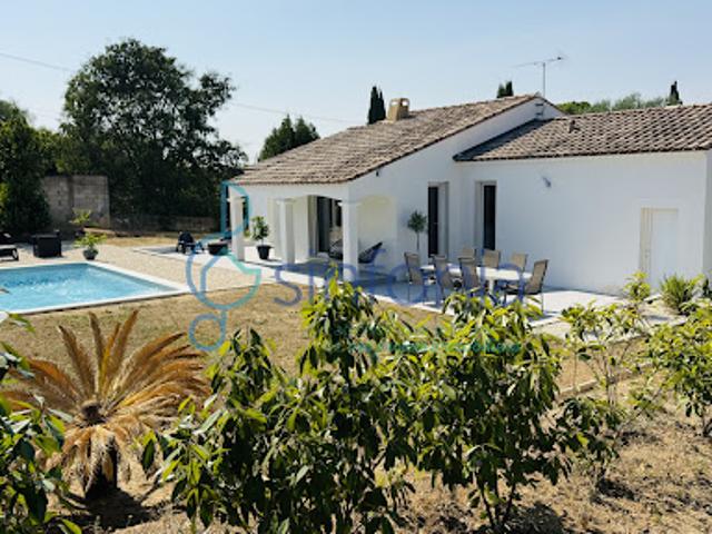 Maison avec piscine et jardin