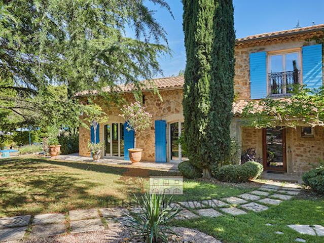 Maison avec piscine et jardin