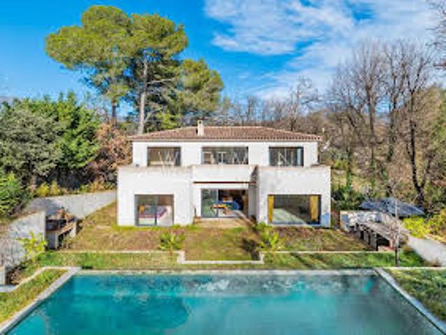 Maison avec piscine et jardin