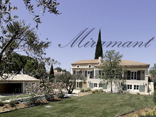 Maison avec piscine et jardin