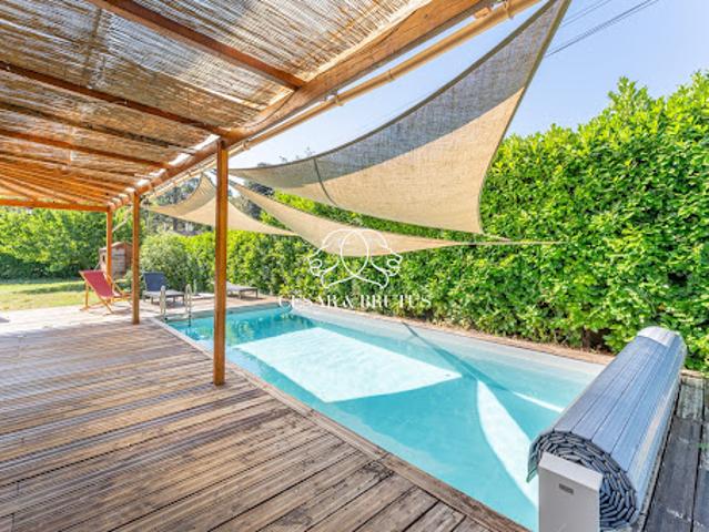 Maison avec piscine et jardin