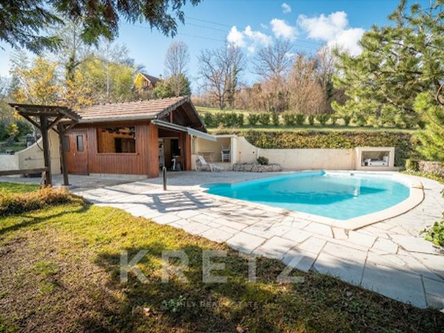 Maison avec piscine et jardin