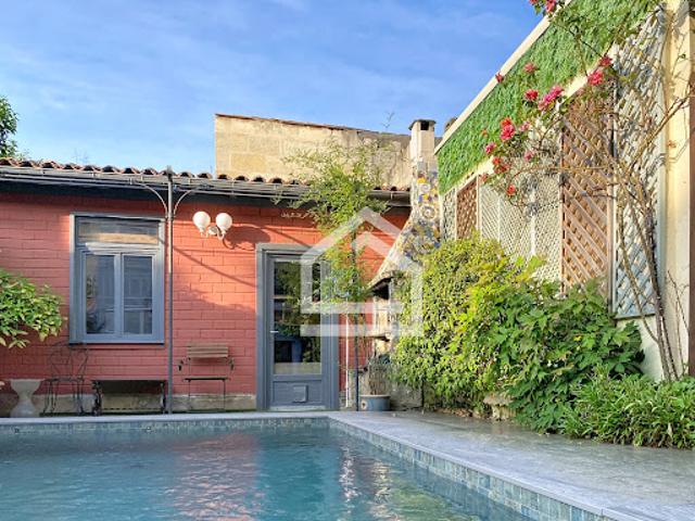 Maison avec piscine et jardin