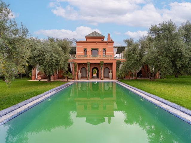 Maison avec piscine et jardin