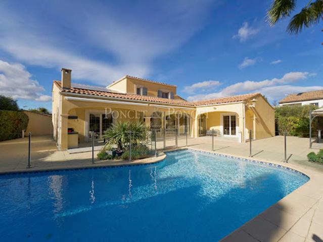 Maison avec piscine et jardin
