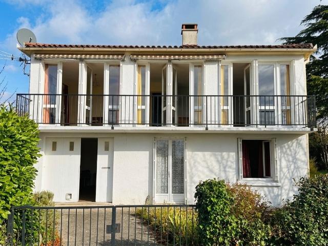Maison avec piscine et studio independant Figeac