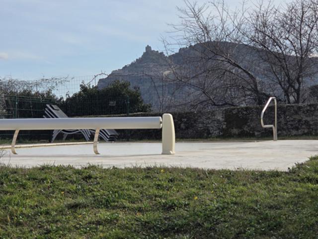 Maison avec piscine et terrain