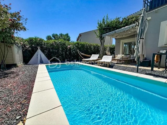 Maison avec piscine et terrasse dominante