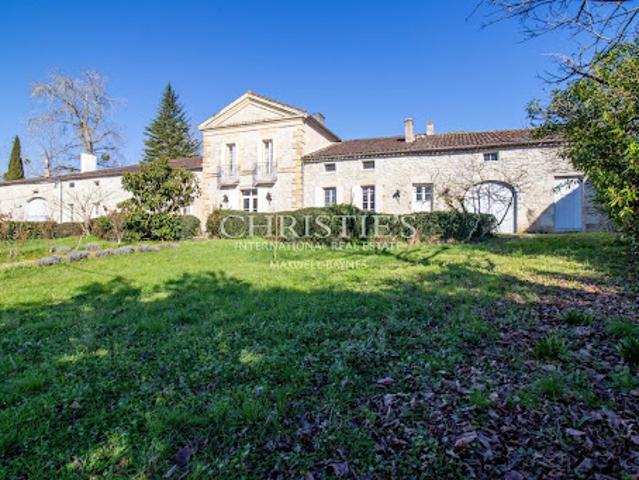 Maison avec piscine et terrasse