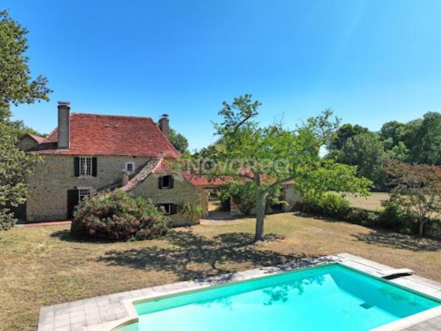 Maison avec piscine et terrasse