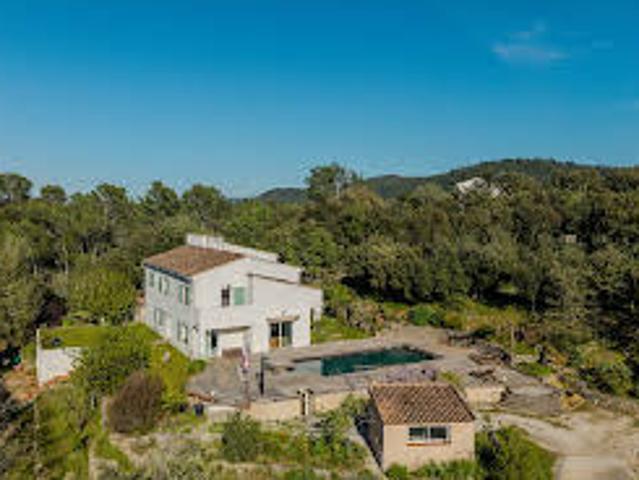 Maison avec piscine et jardin