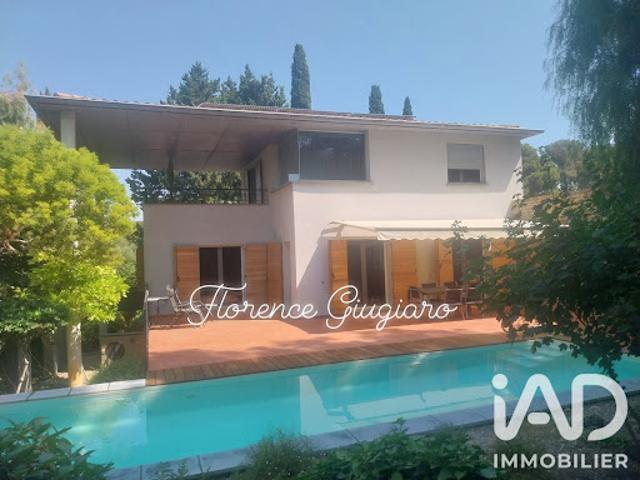 Maison avec piscine et terrasse