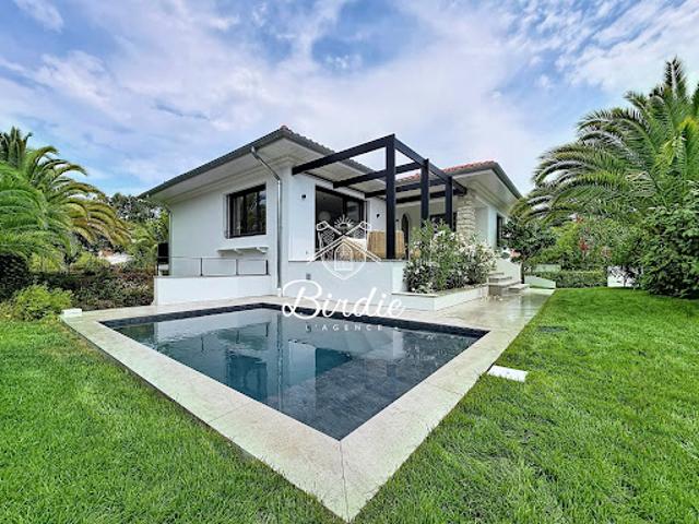 Maison avec piscine et terrasse