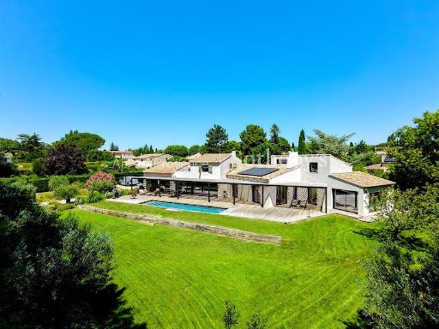 Maison avec piscine et terrasse