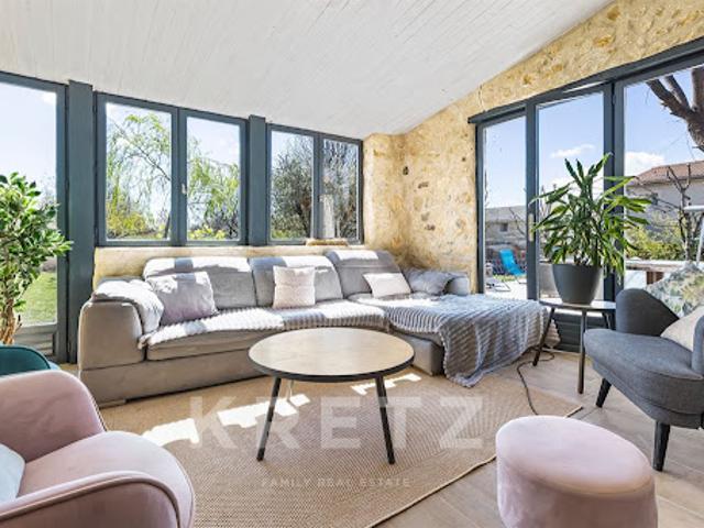 Maison avec piscine et terrasse