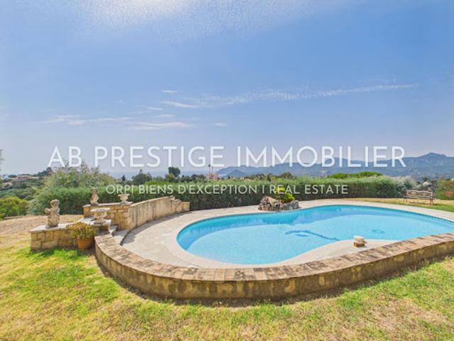 Maison avec piscine et terrasse