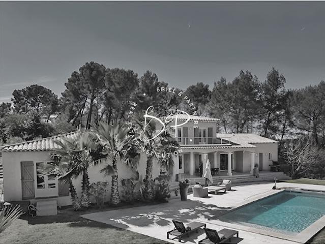 Maison avec piscine et terrasse