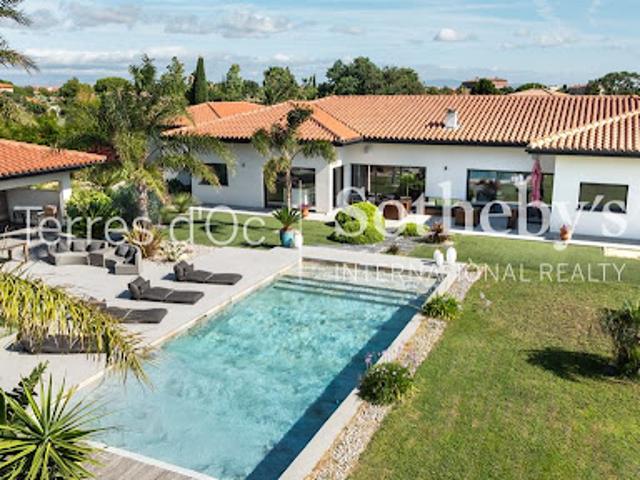 Maison avec piscine et terrasse