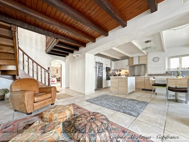 Maison avec piscine et terrasse