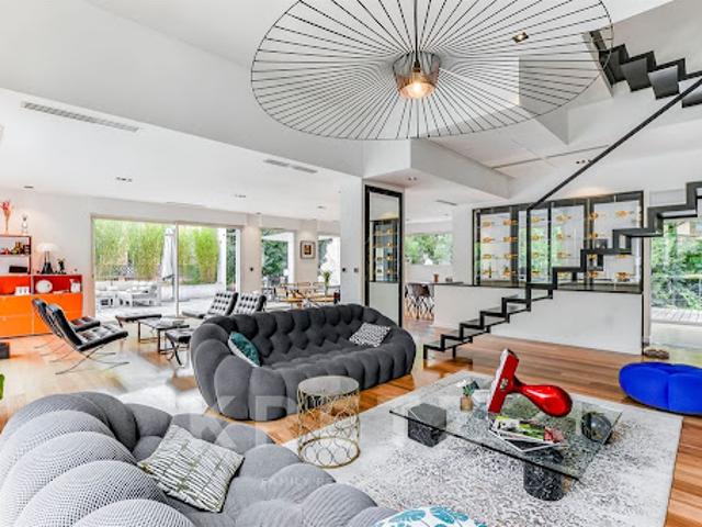 Maison avec piscine et terrasse