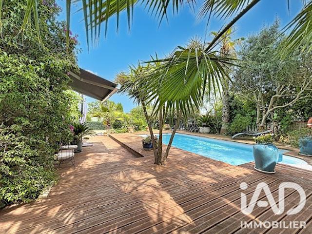 Maison avec piscine et terrasse